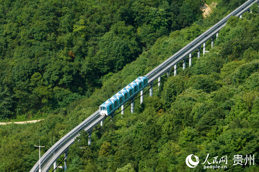 野玉海單軌小火車項(xiàng)目。人民網(wǎng)記者 涂敏攝