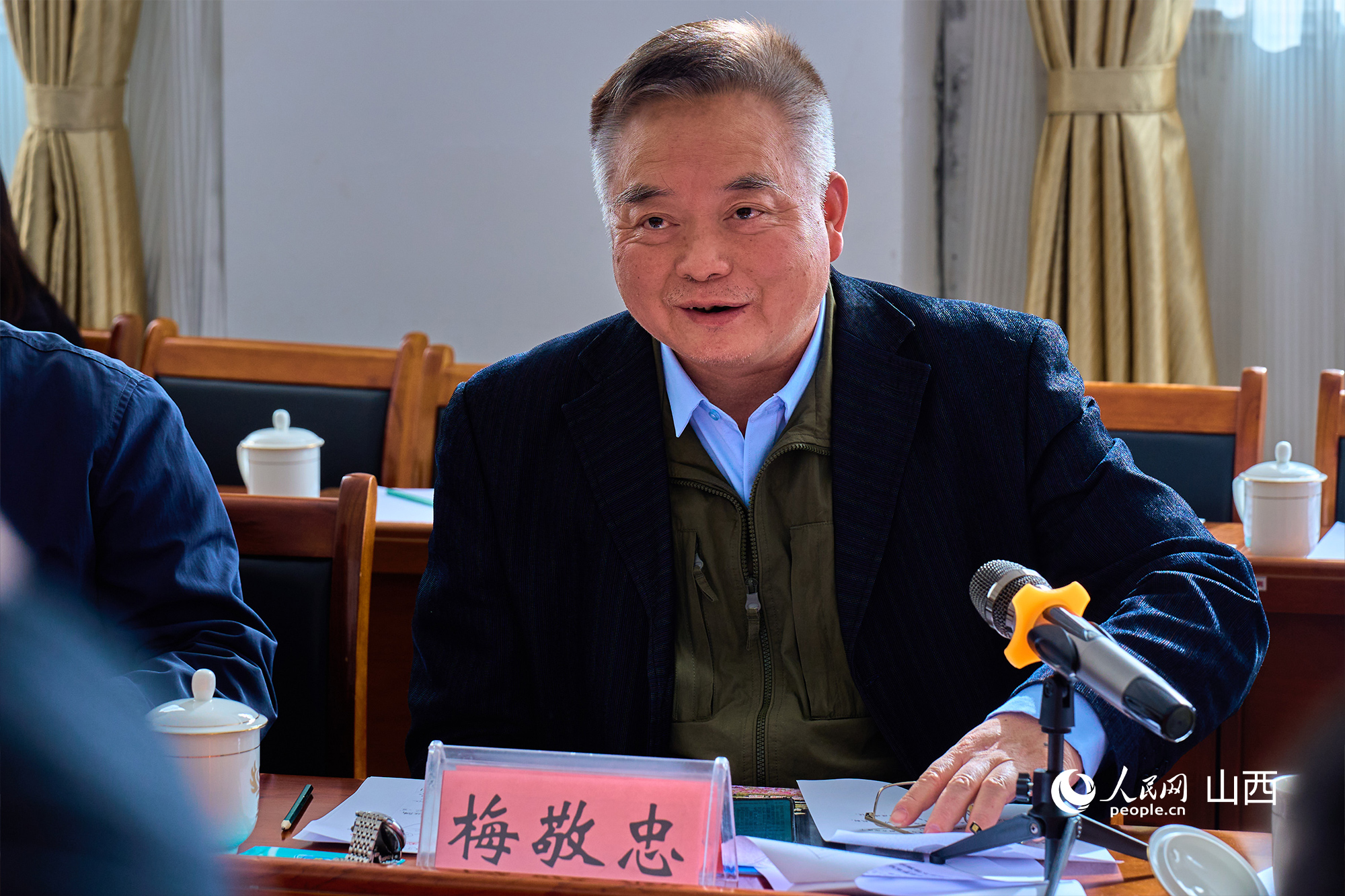 中央黨校（國(guó)家行政學(xué)院）文史教研部原副主任、教授梅敬忠。人民網(wǎng) 張超寧攝