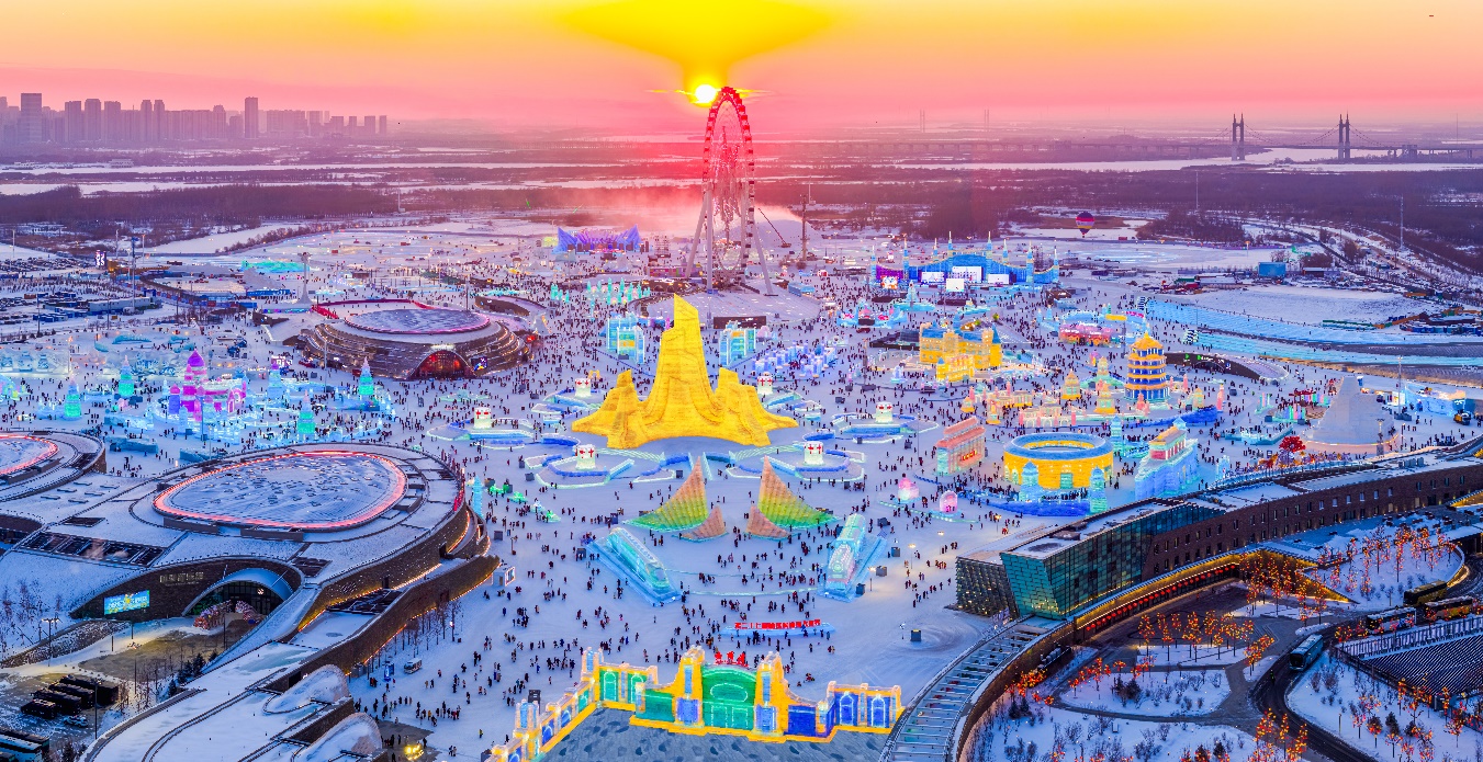 哈爾濱冰雪大世界迎來(lái)“開(kāi)門紅”。人民網(wǎng)記者 蘇靖剛攝
