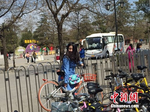 越來越多的用戶開始使用共享單車。<a target='_blank'  _fcksavedurl='http://www.chinanews.com/' ></table>中新網(wǎng)</a> 吳濤 攝